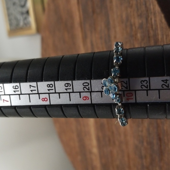 Dainty crystal blue ring size 10 R272 - Picture 2 of 3